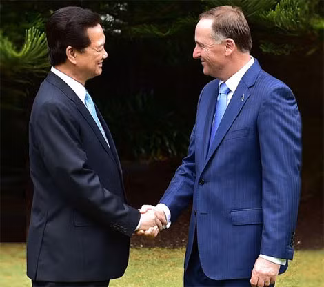 Thủ tướng New Zealand John Key chào đón Thủ tướng Nguyễn Tấn Dũng. Ảnh: VGP.