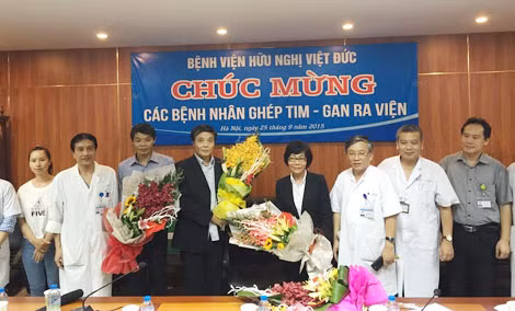 2 bệnh nhân ngày ra viện cùng ekip ghép tạng. 2 bệnh nhân ngày ra viện cùng ekip ghép tạng.