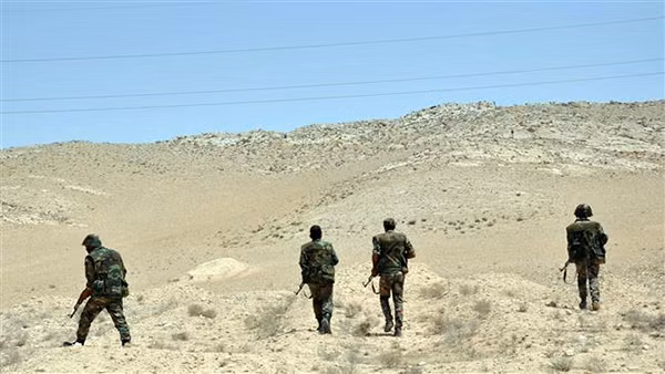 Quân đội Syria tấn công IS ở Homs hôm 17/5. Ảnh Press TV. Quân đội Syria tấn công IS ở Homs hôm 17/5. Ảnh Press TV.