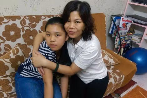 Chị Ninh bên con gái Phương Minh.