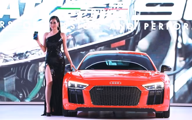 Audi R8 Coupe động cơ V10 là điểm nhấn nổi bật tại triển lãm Audi Progressive 2016 sẽ thỏa lòng mong đợi của những người yêu thích.