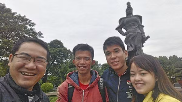 Tâm và những người bạn mới ở TP Hải Dương.