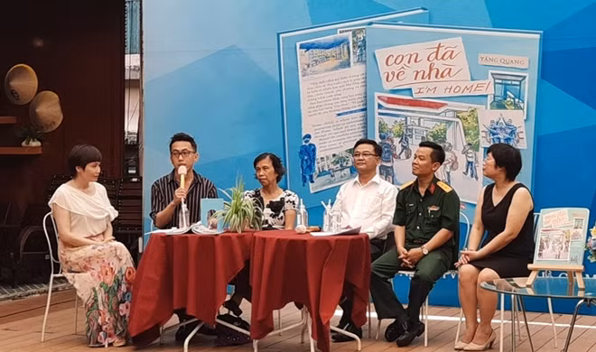 Tác giả Nguyễn Tăng Quang giao lưu cùng bạn đọc tại buổi ra mắt sách.