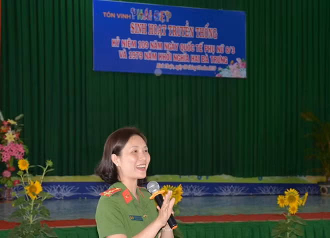 Tuyên truyền đề cương truyền thống ngày Quốc tế Phụ nữ 8-3 và khởi nghĩa Hai Bà Trưng.