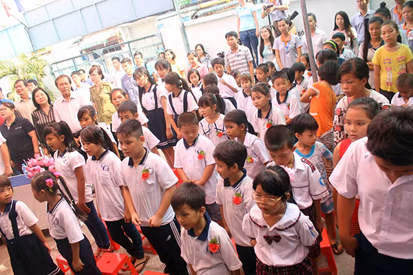 Các em học sinh dự Lễ khai giảng.