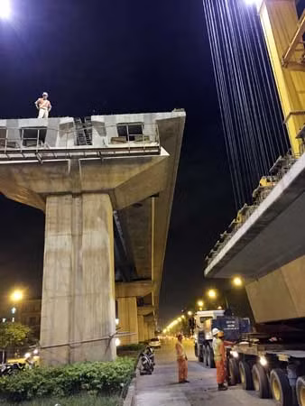 Việc lao dầm trên Dự án đường sắt Cát Linh - Hà Đông hiện vẫn chưa hoàn thành.