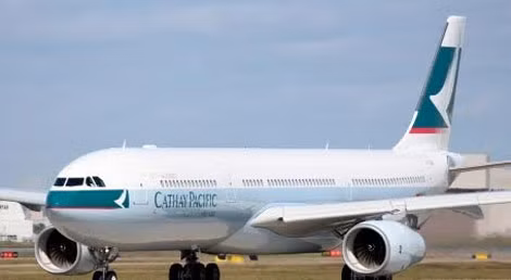 Chiếc Airbus A330 thì vẫn đang ở Bali để chờ sửa chữa. (ảnh: DayofDubai)