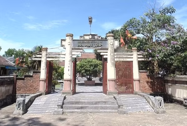 Khu Di tích Tổng Bí thư Hà Huy Tập tại huyện Cẩm Xuyên, Hà Tĩnh.