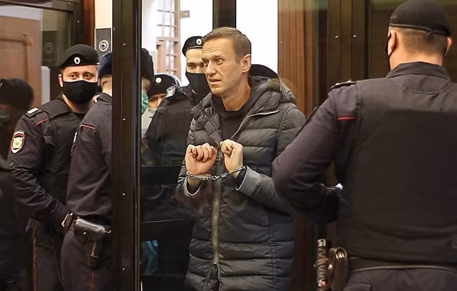 Alexei Navalny hầu tòa hôm 2/2. Ảnh: TASS