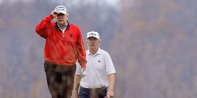 Tổng thống Trump đi chơi golf khi các nhà lãnh đạo thế giới nhóm họp thượng đỉnh nhóm G20. Ảnh: ITN