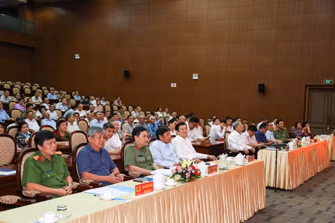 Nguyên Chủ tịch nước Trương Tấn Sang và các đại biểu dự hội nghị.