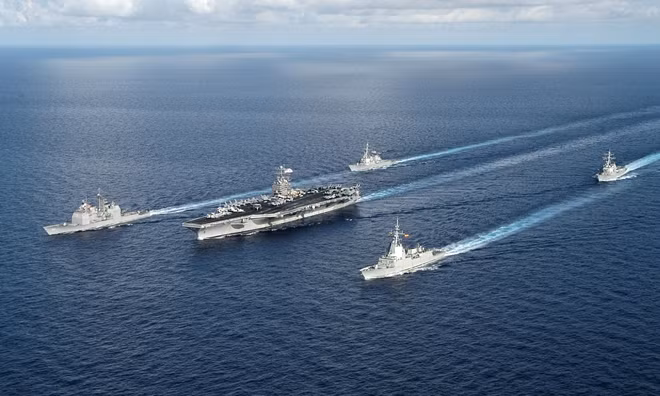 Nhóm tác chiến tàu sân bay USS Theodore Roosevelt của Mỹ. Ảnh: U.S. Navy