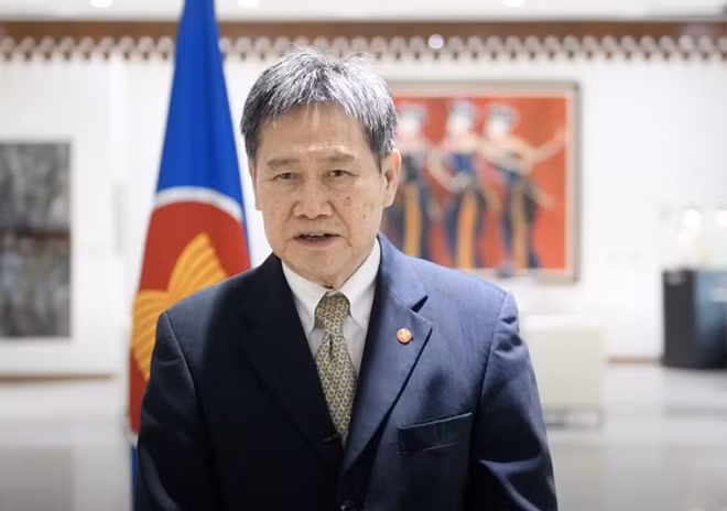 Tổng Thư ký ASEAN Dato Lim Jock Hoi gửi thông điệp tới hội nghị AMMTC 14 qua video.