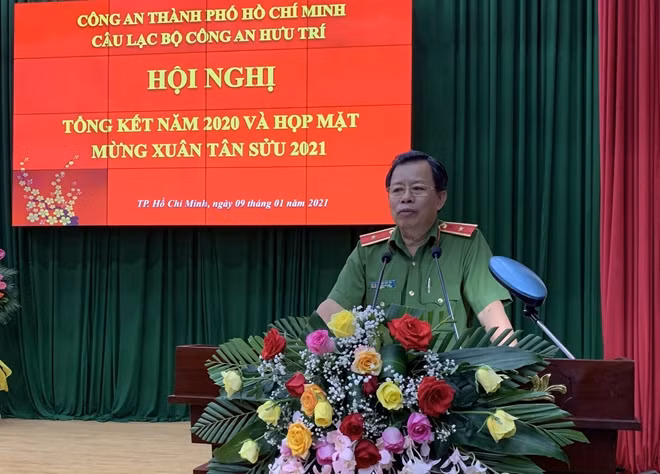 Thiếu tướng Trần Đức Tài phát biểu tại hội nghị.