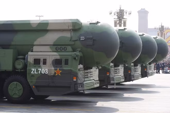 Tên lửa đạn đạo xuyên lục địa DF-41 của Trung Quốc. Ảnh:GT