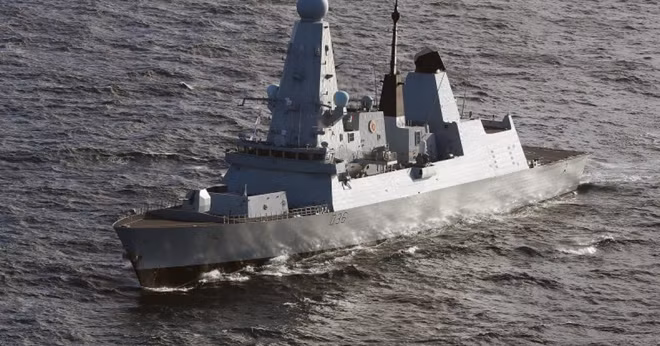 Tàu HMS Defender của quân đội Anh. Ảnh: ITN
