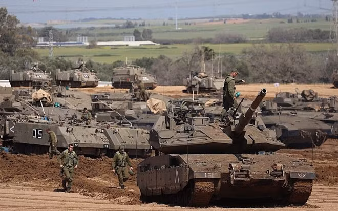 Xe tăng, thiết giáp Israel. Ảnh: ITN