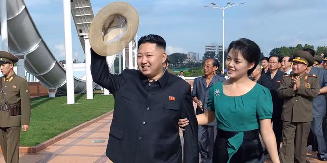 Nhà lãnh đạo Triều Tiên và phu nhân. Ảnh: KCNA