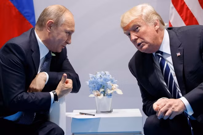 Tổng thống Nga - Mỹ trong cuộc gặp ở Đức năm 2017. Ảnh: Reuters