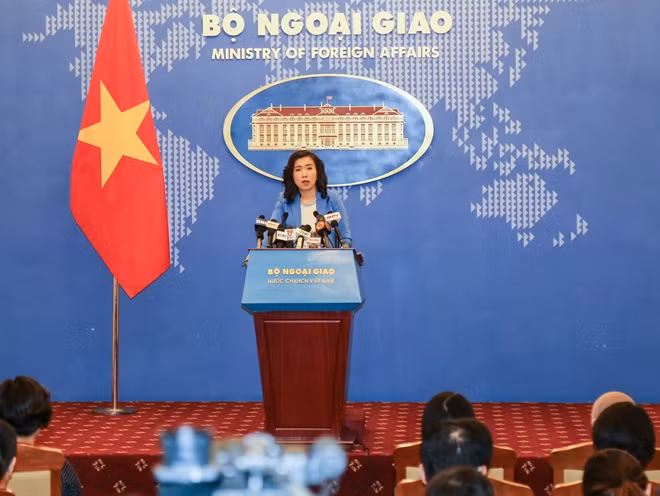 Người phát ngôn Bộ Ngoại giao Lê Thị Thu Hằng trả lời họp báo chiều 1/10.
