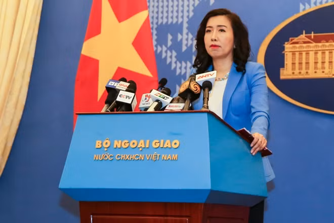 Người phát ngôn Lê Thị Thu Hằng tại họp báo chiều 1/10.