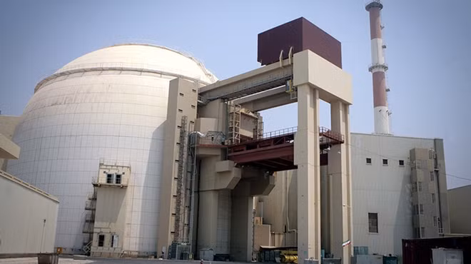 Bên ngoài cơ sở hạt nhân Bushehr của Iran. Ảnh: ITN