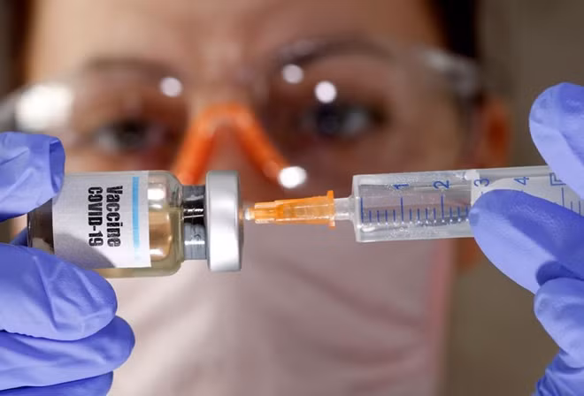Nga sẽ là quốc gia đầu tiên cấp phép và tiêm đại trà vaccine COVID-19 cho người dân. Ảnh: ITN
