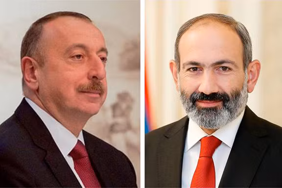 Tổng thống Azerbaijan Ilham Aliyev (trái) và Thủ tướng Armenia Nikol Pashinyan. Ảnh: ITN
