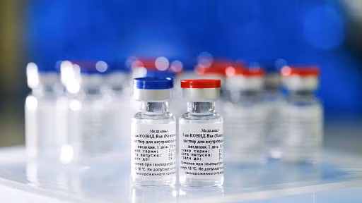 Vaccine COVID-19 của Nga. Ảnh: TASS