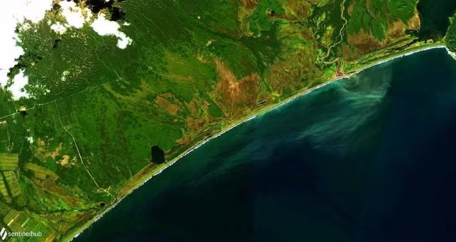 Hình ảnh vệ tinh bờ biển Kamchatka. Ảnh: TMT