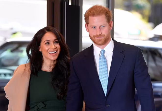 Cô Meghan Markle và Hoàng tử Anh Harry. Ảnh: ITN