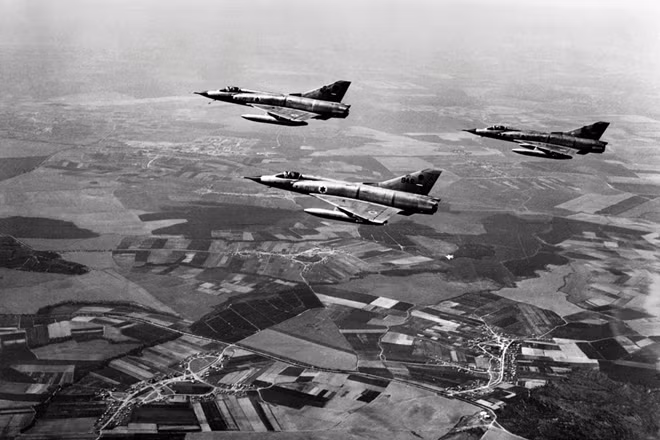 Máy bay Israel trong các vụ không kích nhằm vào quân đội Syria năm 1967. Ảnh: ITN