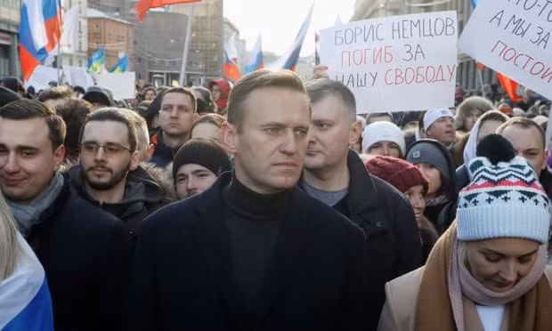Navalny trong một cuộc tuần hành ở Nga. Ảnh: Reuters