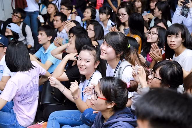 Kết thúc tour diễn với nhiều kỉ niệm khó quên, Phạm Anh Khoa và PAK Band đang gấp rút tập luyện để chuẩn bị cho live concert “Phá” diễn ra đêm 13.5 tại sân vận động Hoa Lư, quận 1, TP. Hồ Chí Minh.