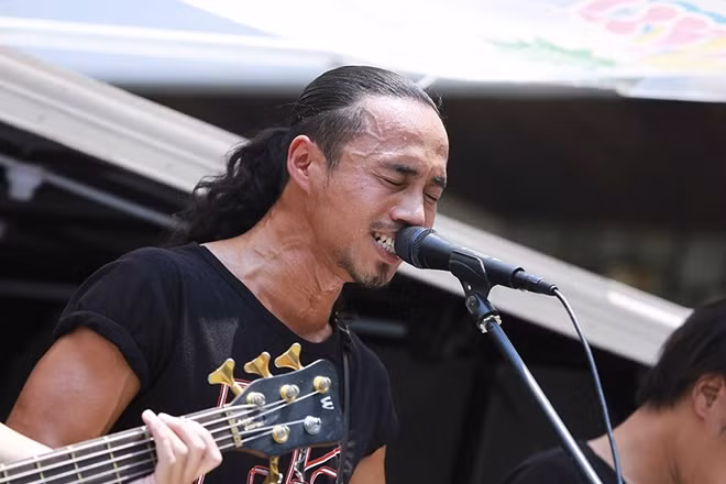 Có mặt ở các địa điểm trong những khung giờ khác nhau, song đi đến đâu, Phạm Anh Khoa và ê kíp cũng được khán giả chào đón và dành sự quan tâm đặc biệt. Dù phải biểu diễn, giao lưu trong thời tiết oi bức, nhưng sự nhiệt tình của các bạn sinh viên đã khiến cho Phạm Anh Khoa quên mọi mệt mỏi và “cháy” hết mình ở trong mọi hoạt động.