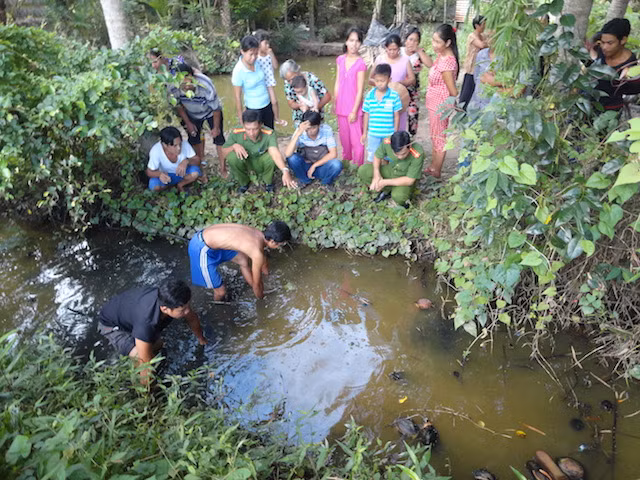 Hiện trường nơi phát hiện con dao gây án. Hiện trường nơi phát hiện con dao gây án.