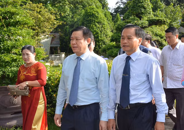Phó Thủ tướng Chính phủ Vương Đình Huệ thăm và làm việc tại Đồng Tháp.