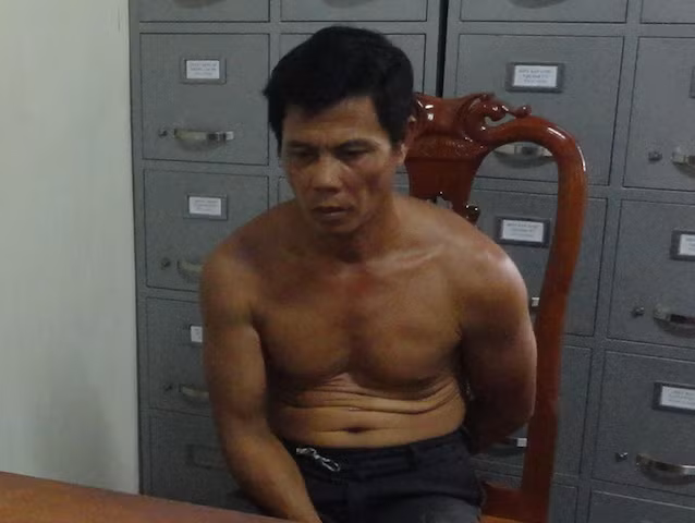 Vợ chồng Thức bị bắt quả tang về hành vi tàng trữ, mua bán trái phép chất ma tuý. Vợ chồng Thức bị bắt quả tang về hành vi tàng trữ, mua bán trái phép chất ma tuý.