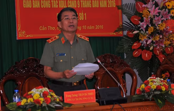 Trung tướng Trần Bá Thiều, Tổng Cục trưởng Tổng cục Chính trị CAND gợi mở nhiều vấn đề và giải đáp các kiến nghị, đề xuất của đại biểu, lãnh đạo Công an các thành phố lớn.