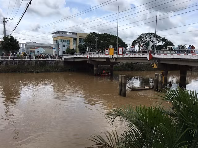 Hiện trường vụ nhảy cầu.