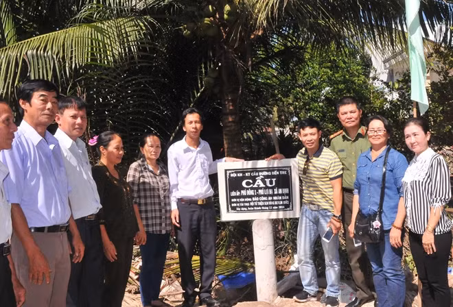 Bàn giao cầu giao thông nông thôn cho xứ dừa Bến Tre ảnh 4