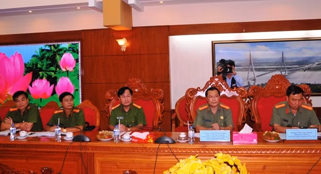 Công an TP Cần Thơ, Cơ quan thường trực điều tra triệt phá băng nhóm chuyên đột nhập tiệm vàng tại miền Tây.