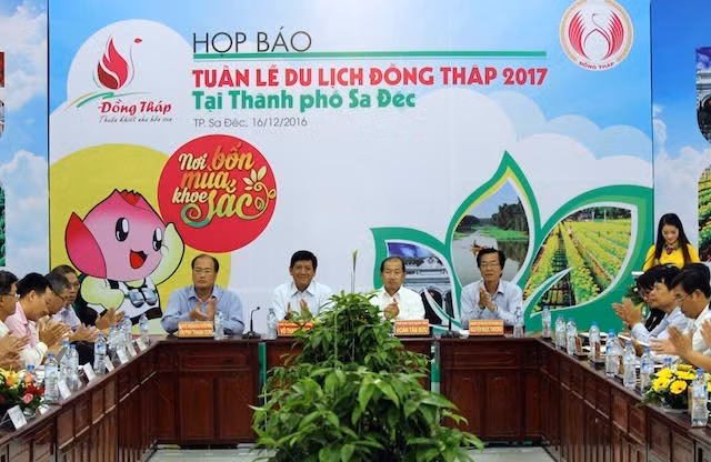 Họp báo thông tin về Tuần lễ du lịch Đồng Tháp năm 2017. Họp báo thông tin về Tuần lễ du lịch Đồng Tháp năm 2017.
