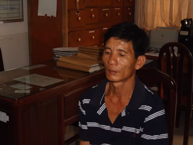 Dũng bị tạm giữ để điều tra. Dũng bị tạm giữ để điều tra.