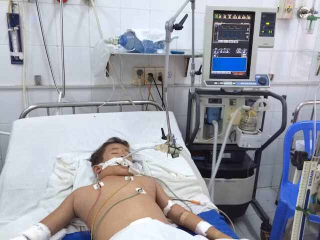 Bệnh nhi nằm điều trị tại Bệnh viện Đa khoa Nguyễn Đình Chiểu.