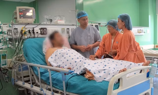 Bệnh nhân người Nhật đã qua cơn nguy kịch . Bệnh nhân người Nhật đã qua cơn nguy kịch .