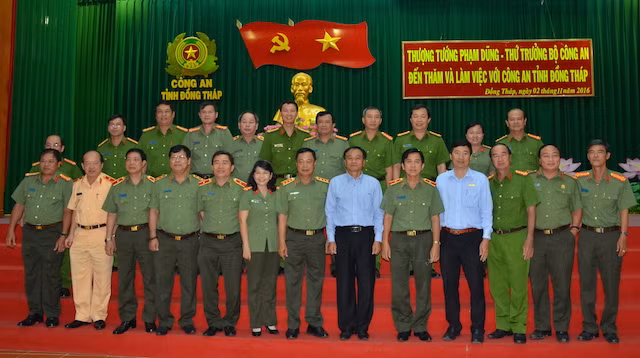 Thượng tướng Phạm Dũng - Thứ trưởng Bộ Công an cùng các đại biểu tham dự, làm việc. Thượng tướng Phạm Dũng - Thứ trưởng Bộ Công an cùng các đại biểu tham dự, làm việc.