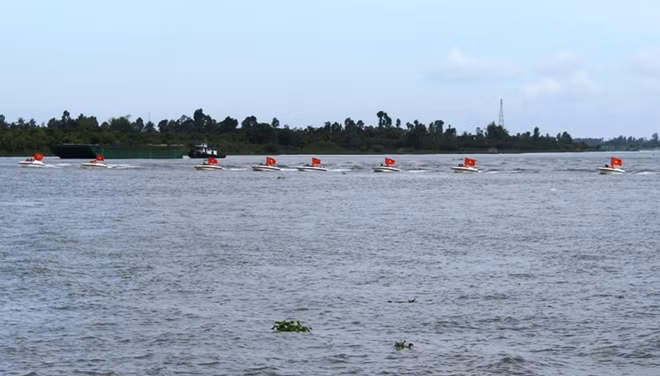 Sau gần 2 giờ đồng hồ, cuộc diễn tập đã thực hiện đầy đủ các nội dung theo kịch bản, đảm bảo tuyệt đối an toàn.