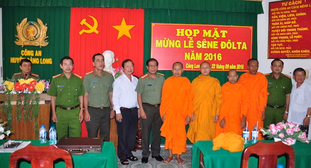Các đại biểu họp mặt mừng lễ Sêne Đôlta năm 2016.