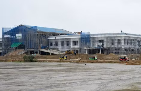 Trung tâm hội nghị quốc tế 1.300 chỗ ngồi đang hoàn thiện. Trung tâm hội nghị quốc tế 1.300 chỗ ngồi đang hoàn thiện.